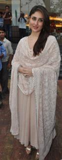 Kareena Kapoor feet photo thumbnail