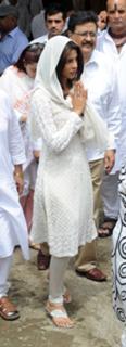 Priyanka Chopra Jonas feet photo thumbnail