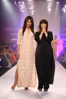 Priyanka Chopra Jonas feet photo thumbnail