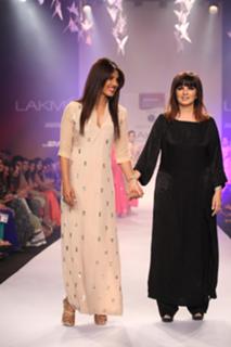 Priyanka Chopra Jonas feet photo thumbnail