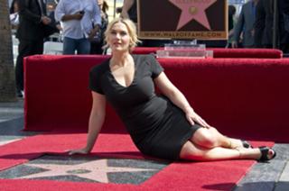 Kate Winslet feet photo thumbnail