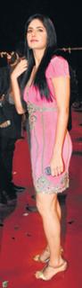Katrina Kaif feet photo thumbnail