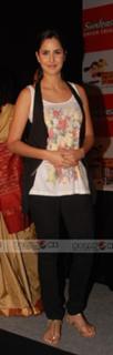 Katrina Kaif feet photo thumbnail