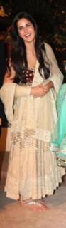 Katrina Kaif feet photo thumbnail