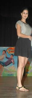 Katrina Kaif feet photo thumbnail