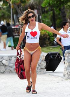 Jennifer Nicole Lee feet photo thumbnail