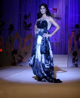 Katrina Kaif feet photo thumbnail