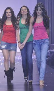 Katrina Kaif feet photo thumbnail
