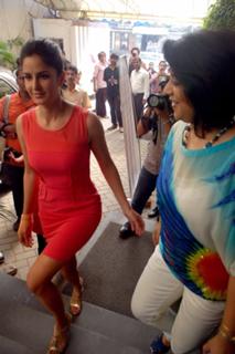 Katrina Kaif feet photo thumbnail