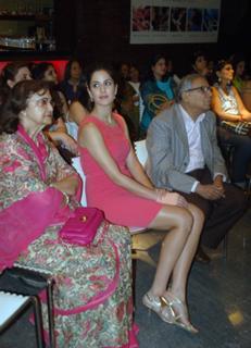 Katrina Kaif feet photo thumbnail