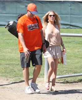 LeAnn Rimes feet photo thumbnail