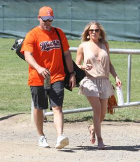LeAnn Rimes feet photo thumbnail