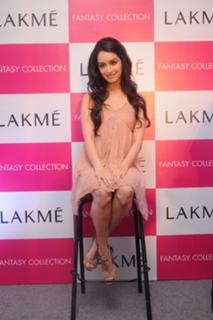 Shraddha Kapoor feet photo thumbnail