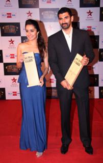 Shraddha Kapoor feet photo thumbnail