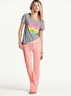 Martha Hunt feet photo thumbnail