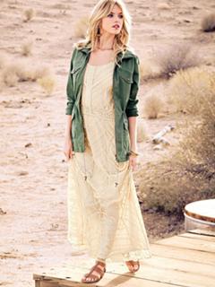 Martha Hunt feet photo thumbnail