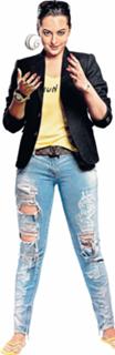 Sonakshi Sinha feet photo thumbnail