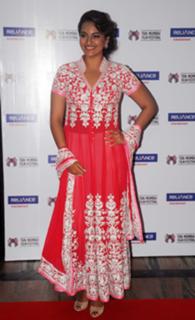 Sonakshi Sinha feet photo thumbnail