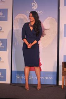 Sonakshi Sinha feet photo thumbnail