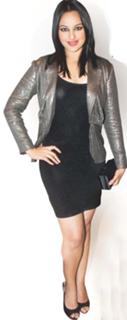 Sonakshi Sinha feet photo thumbnail