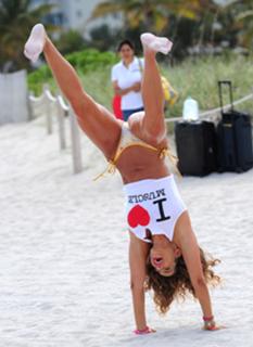 Jennifer Nicole Lee feet photo thumbnail