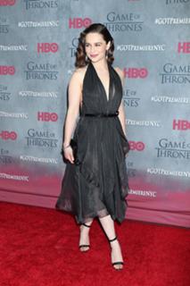 Emilia Clarke feet photo thumbnail