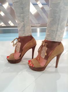 Cristina Ferreira feet photo thumbnail