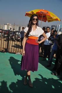 Sonam Kapoor feet photo thumbnail