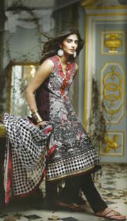 Sonam Kapoor feet photo thumbnail