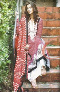 Sonam Kapoor feet photo thumbnail