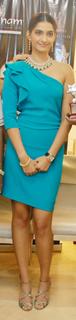 Sonam Kapoor feet photo thumbnail