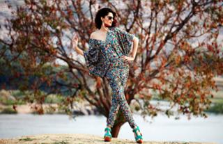 Sonam Kapoor feet photo thumbnail