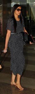 Sonam Kapoor feet photo thumbnail