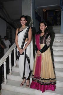 Sonam Kapoor feet photo thumbnail