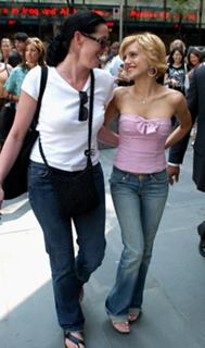 Brittany Murphy feet photo thumbnail
