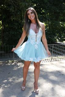 Nicole Bahls feet photo thumbnail