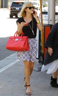 Reese Witherspoon feet photo thumbnail
