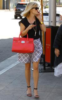 Reese Witherspoon feet photo thumbnail