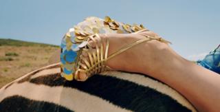 Lily Allen feet photo thumbnail