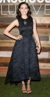 Emmy Rossum feet photo thumbnail