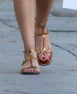Reese Witherspoon feet photo thumbnail
