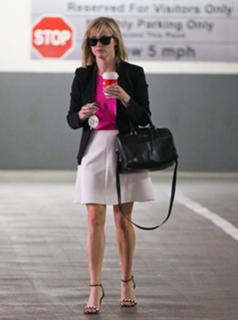 Reese Witherspoon feet photo thumbnail
