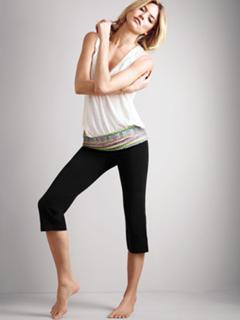 Martha Hunt feet photo thumbnail