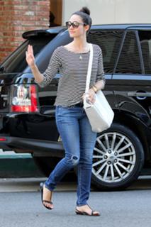 Emmy Rossum feet photo thumbnail