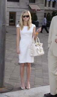 Reese Witherspoon feet photo thumbnail