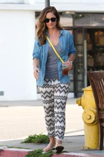 Minka Kelly feet photo thumbnail