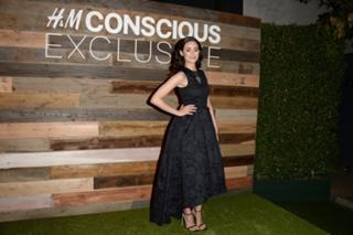 Emmy Rossum feet photo thumbnail