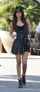 Priyanka Chopra Jonas feet photo thumbnail