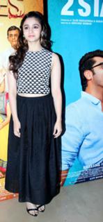 Alia Bhatt feet photo thumbnail