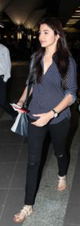 Anushka Sharma feet photo thumbnail